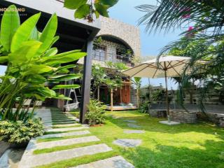 Bán căn villa siêu đẹp 300m2 6pn, sẵn sổ tại tt hội an giá 12 tỷ,  0823 353 ***