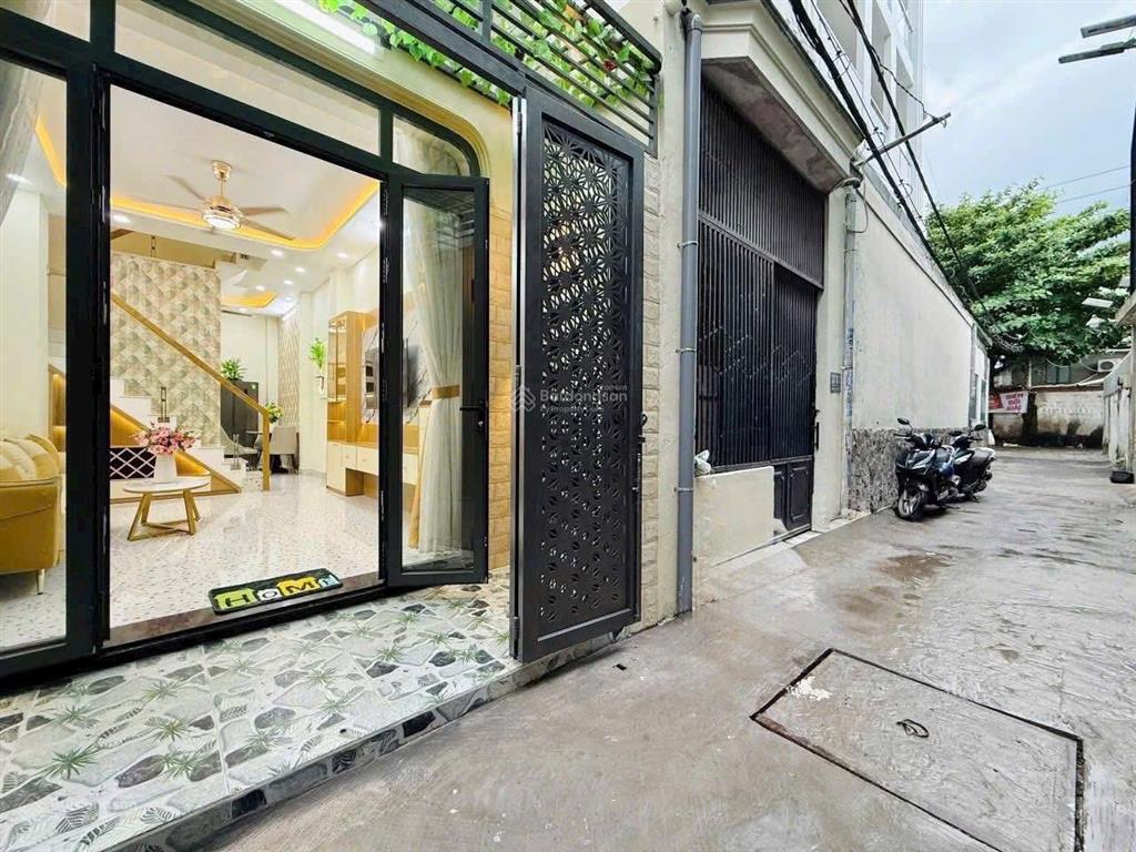 Nhà hxh kế bên phạm văn đồng. đ.trương đăng quế, p.3, gò vấp. dt40m2(4mx10m). shr 4pn 3wc