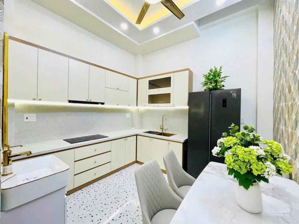 Nhà hxh kế bên phạm văn đồng. đ.trương đăng quế, p.3, gò vấp. dt40m2(4mx10m). shr 4pn 3wc