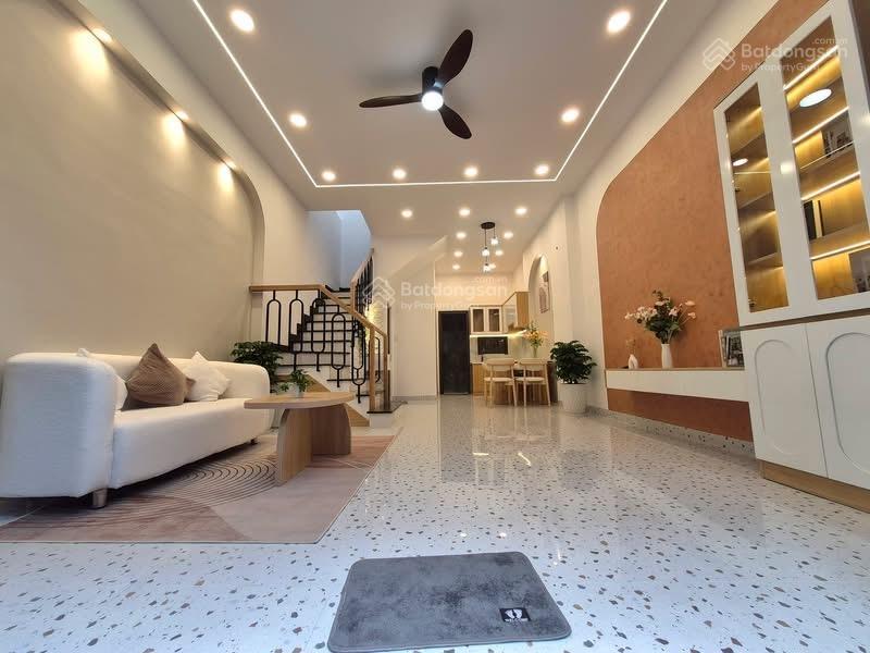 Nhà hxh bùi văn thêm, phú nhuận. dt 46m2 (4mx11,5m) 1 trệt 1 lầu 2pn 2wc. shr. giá 1tỷ99