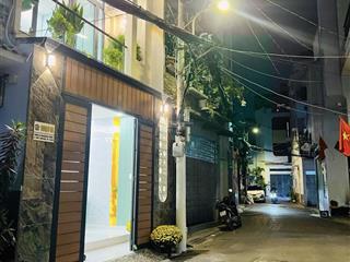 Nhà đẹp 2 mặt tiền hẻm ở thích quảng đức, phú nhuận. dt 55m2(4m x 13,75m) 1t 1l 2pn 2wc. giá 2tỷ05