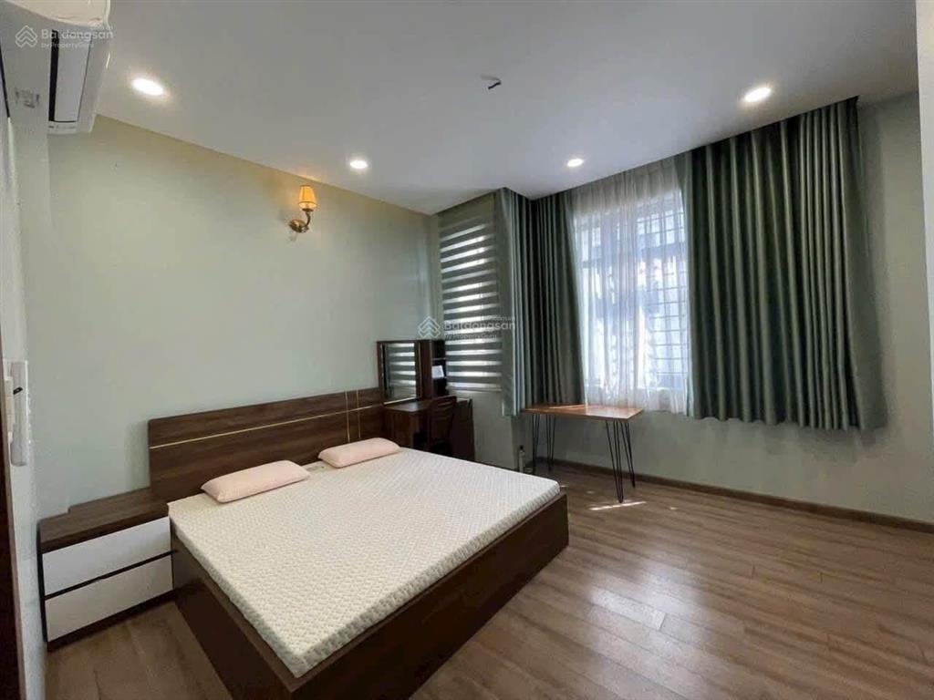 Chú long kẹt tiền cần bán gấp nhà dương quảng hàm, hđt 12tr/th, 4pn full nội thất, hxh tới nhà!