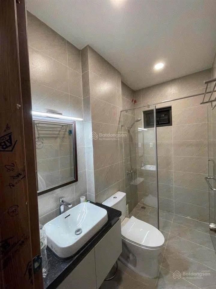 Chú long kẹt tiền cần bán gấp nhà dương quảng hàm, hđt 12tr/th, 4pn full nội thất, hxh tới nhà!