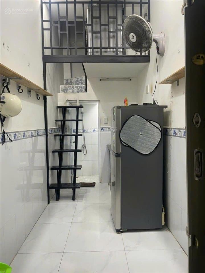Bán nhà riêng hẻm đoàn văn bơ, 2 tỷ, 9,28m2, 2 tầng, 1pn, 1wc, chính chủ bán gấp
