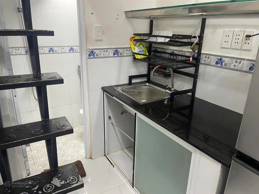 Bán nhà riêng hẻm đoàn văn bơ, 2 tỷ, 9,28m2, 2 tầng, 1pn, 1wc, chính chủ bán gấp