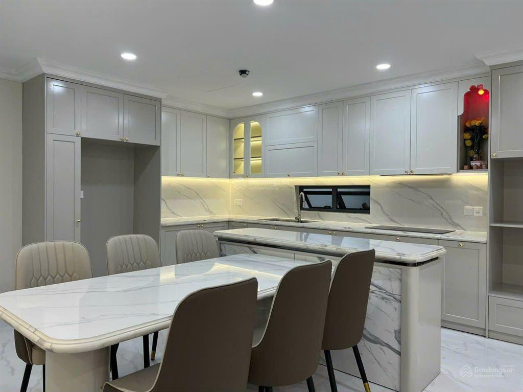 Bán căn hộ sky villa celadon city 17,5 tỷ, 220m2, 3pn, 2wc, nội thất đầy đủ