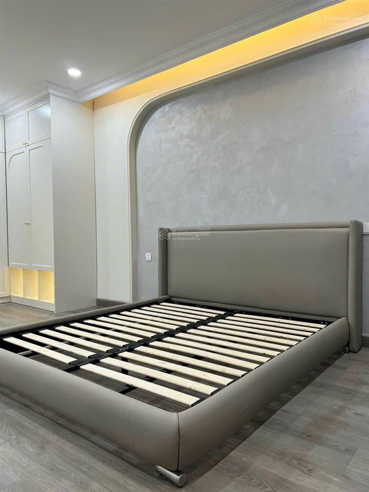 Bán căn hộ sky villa celadon city 17,5 tỷ, 220m2, 3pn, 2wc, nội thất đầy đủ