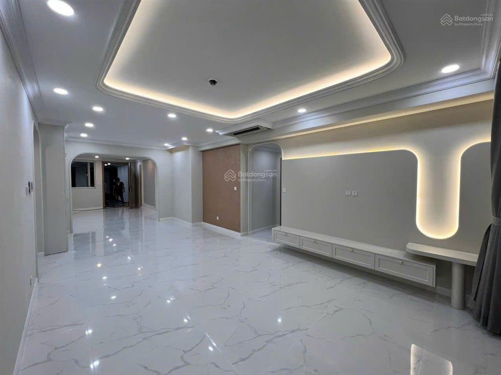 Bán căn hộ sky villa celadon city 17,5 tỷ, 220m2, 3pn, 2wc, nội thất đầy đủ