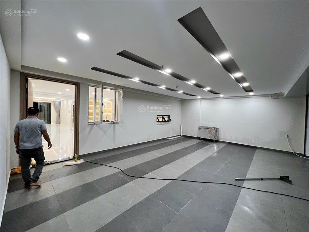 Bán căn hộ sky villa celadon city 17,5 tỷ, 220m2, 3pn, 2wc, nội thất đầy đủ