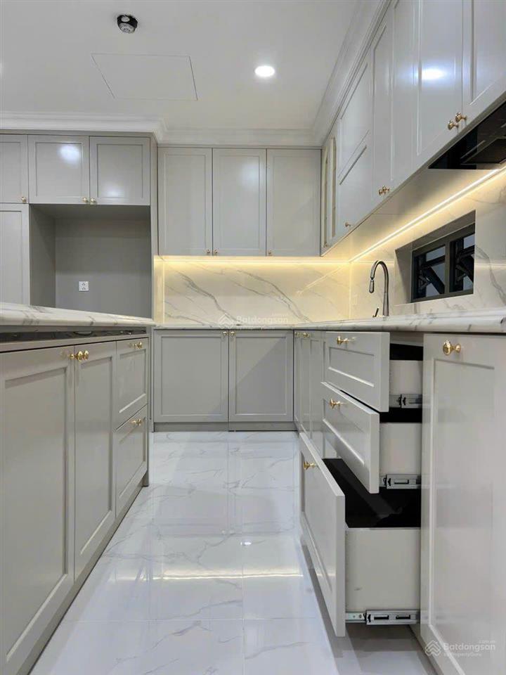 Bán căn hộ sky villa celadon city 17,5 tỷ, 220m2, 3pn, 2wc, nội thất đầy đủ