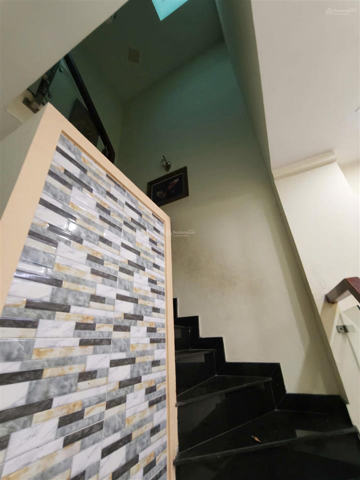 Cho thuê nr 75m2, 9,5 triệu, 3pn, 3wc, ở hẻm đường huỳnh tấn phát, q7, tp. hcm