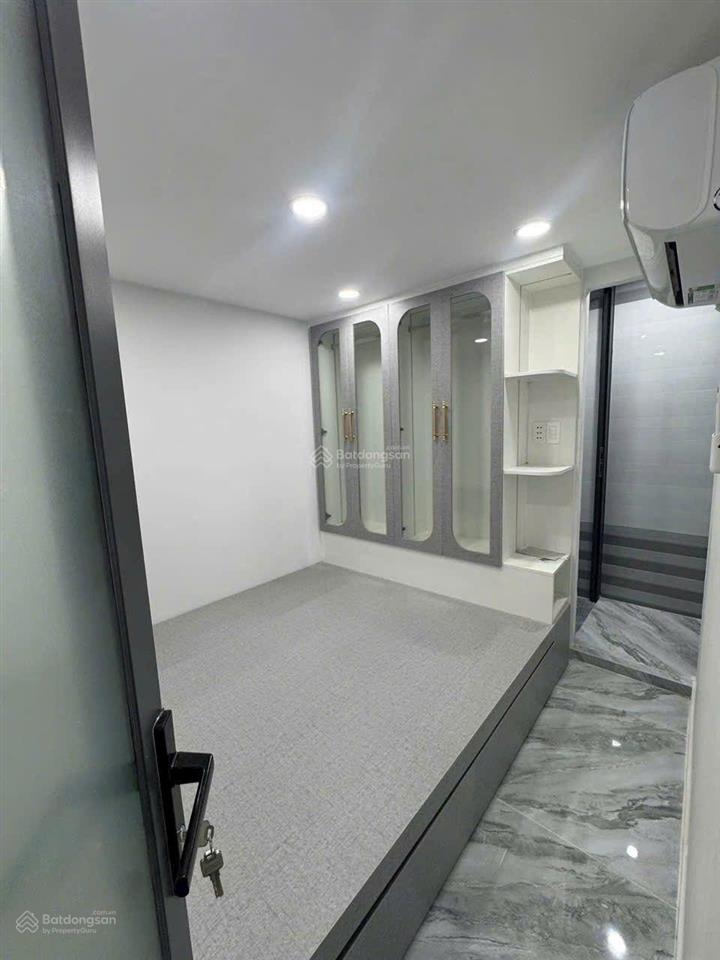 Cho thuê nhà riêng ở hẻm lê văn lương, 8 triệu, 26.3m2, 2pn, 3wc