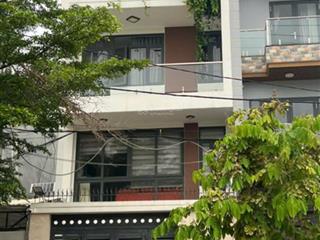 Nhà phố cao cấp 3 tầng, hẻm xe tải 20m, gần kcn hiệp phước, hợp ở/cho thuê, sổ hồng, 11,5 tỷ