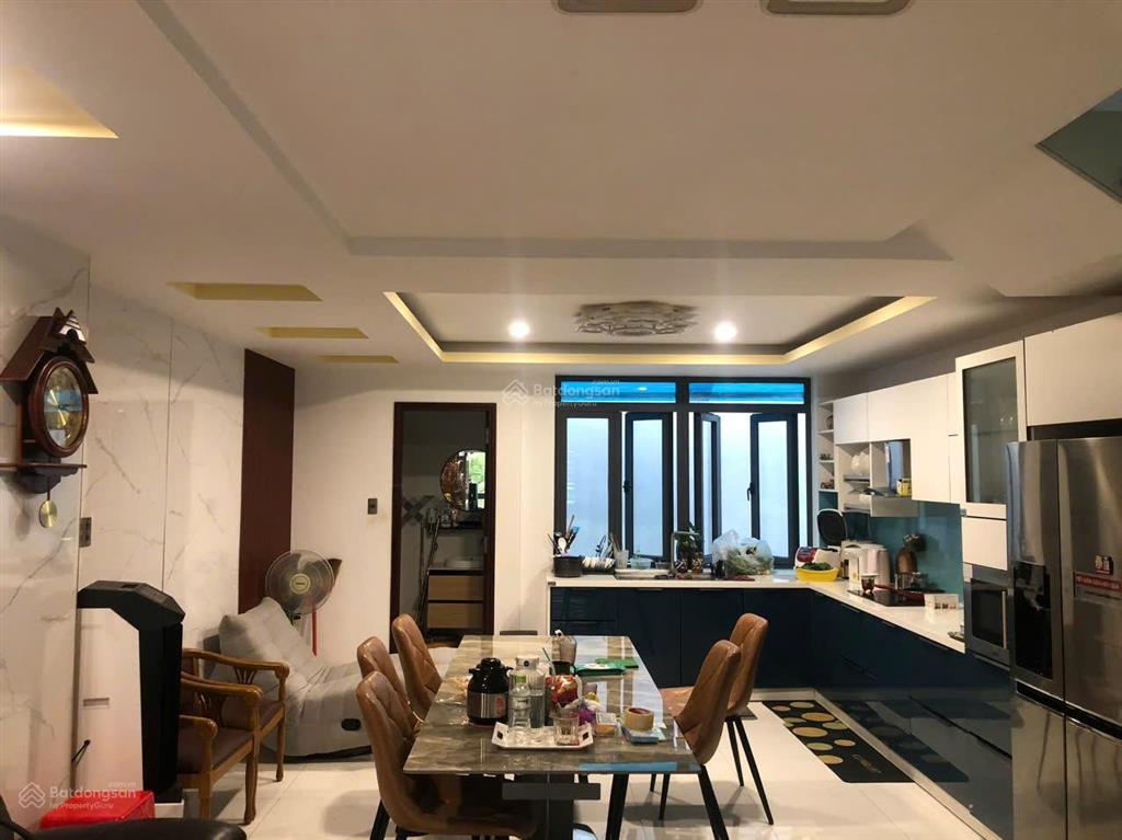 Nhà phố cao cấp 3 tầng, hẻm xe tải 20m, gần kcn hiệp phước, hợp ở/cho thuê, sổ hồng, 11,5 tỷ