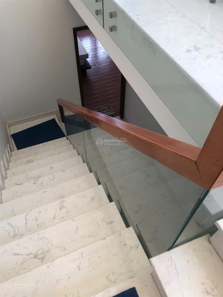 Nhà phố cao cấp 3 tầng, hẻm xe tải 20m, gần kcn hiệp phước, hợp ở/cho thuê, sổ hồng, 11,5 tỷ