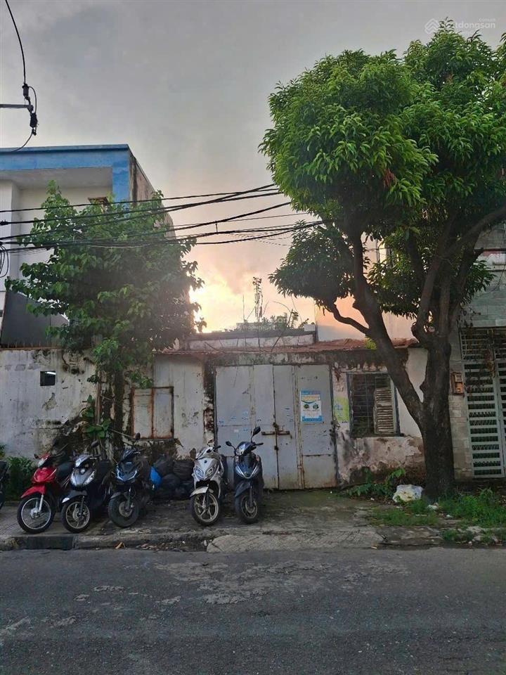 Đầu xuân năm mới chủ cần bán nhà kho vị trí ngay cầu chợ cầu, dt 8 x 20m giá 9,6 tỷ, 0933 198 ***