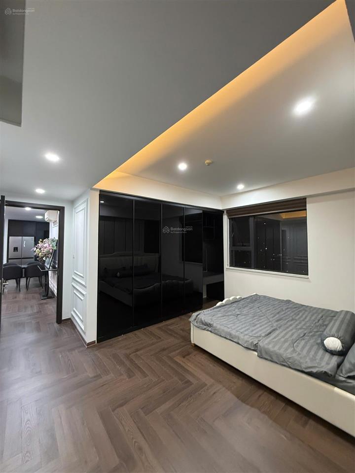 The light tố hữu. căn 3 ngủ 131m2 tầng trung, full nội thất, giá 10tỷ8, sẵn sổ đỏ có slot ô tô.