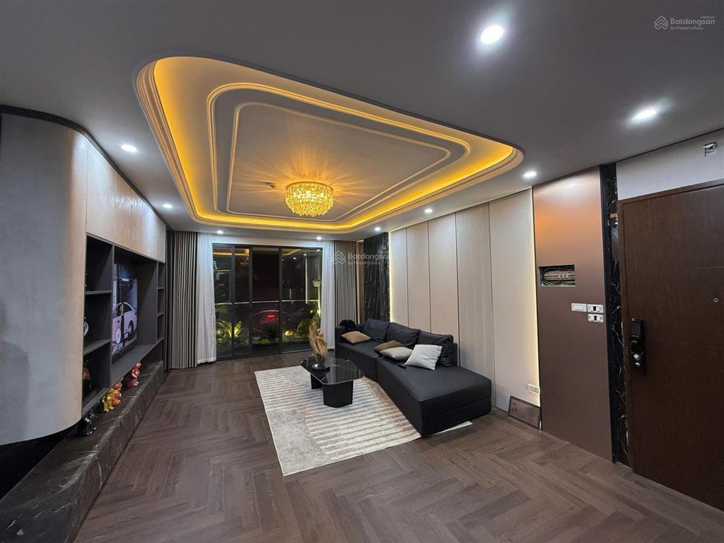 The light tố hữu. căn 3 ngủ 131m2 tầng trung, full nội thất, giá 10tỷ8, sẵn sổ đỏ có slot ô tô.