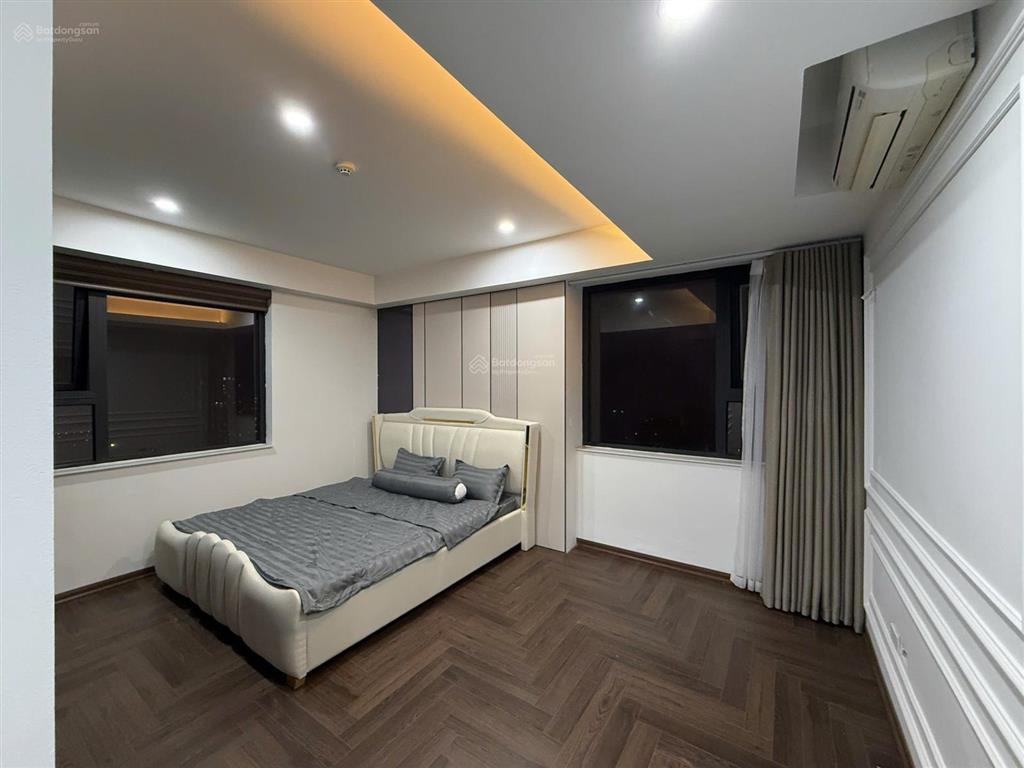 The light tố hữu. căn 3 ngủ 131m² tầng trung, full nội thất, giá 10 tỷ, sẵn sổ đỏ có slot ô tô.