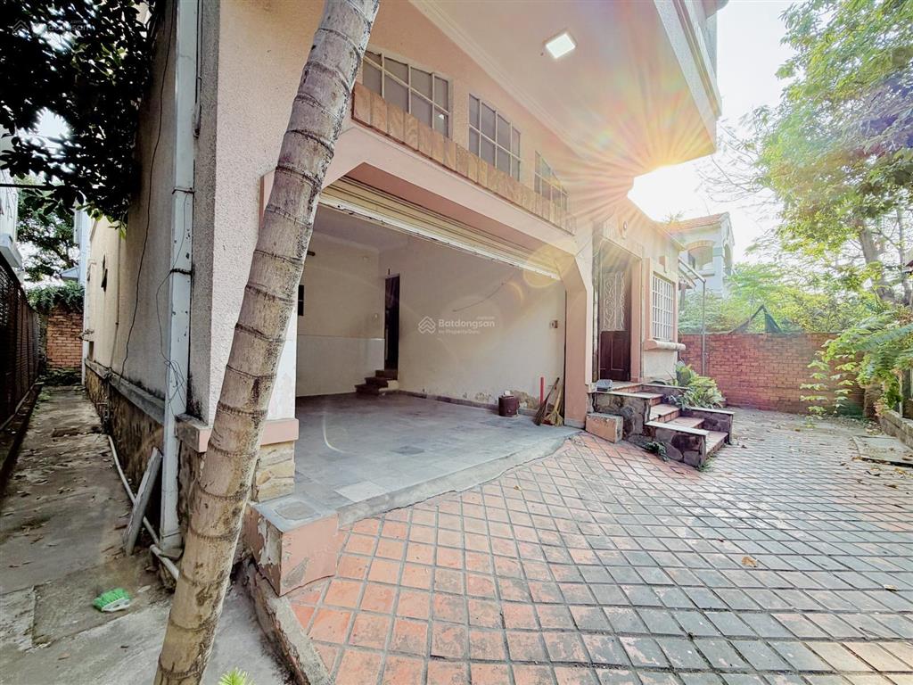 Bán đất tặng villa nguyễn oanh 213m2 đường 12m thông chỉ hơn 90tr/m2