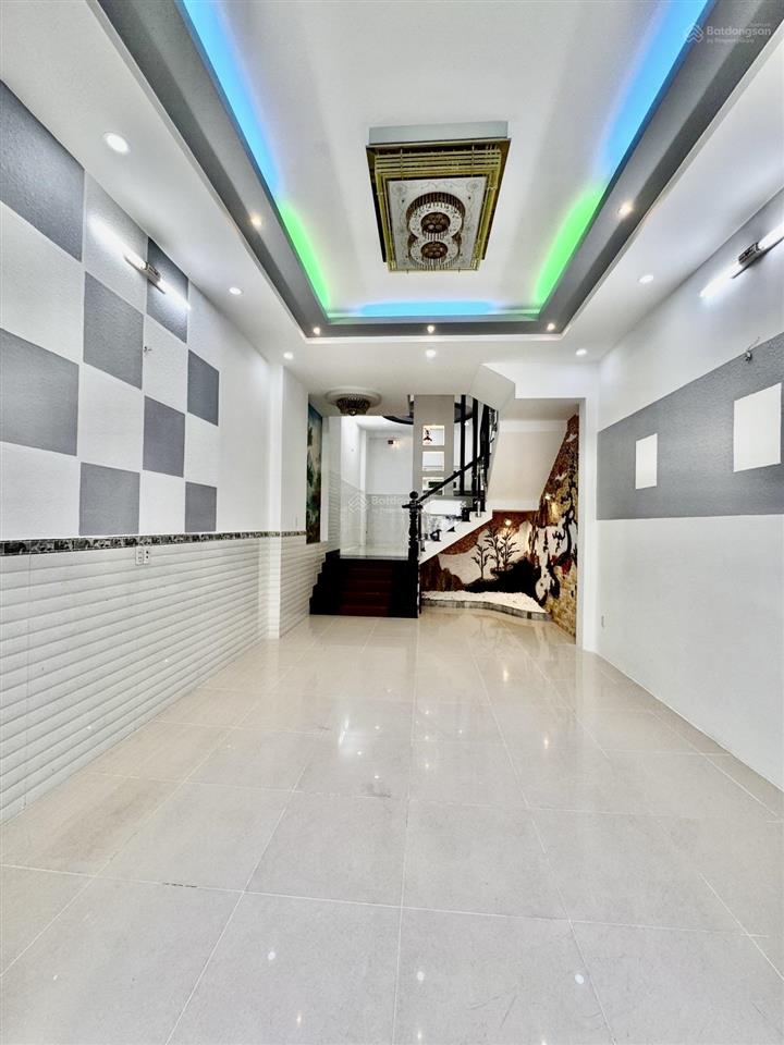 Khu đồng bộ hxh có 3 giếng trời lấy sáng sát mercedes quang trung