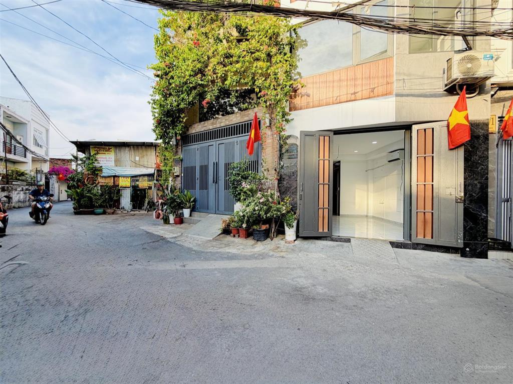 Hiếm nhà 5 tầng hxh quay đầu gần vincom & emart phan văn trị chỉ 7.x