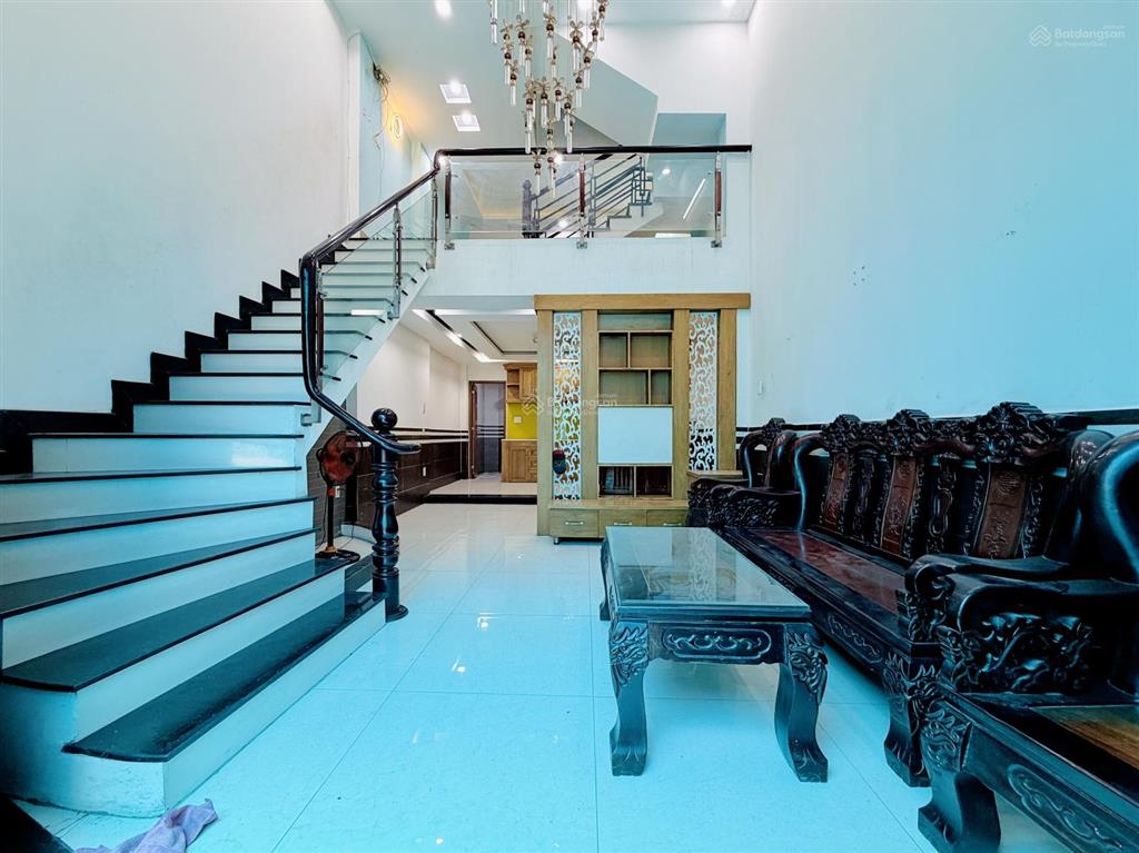 Bán đất tặng nhà 4 lầu gần vincom & emart phan văn trị