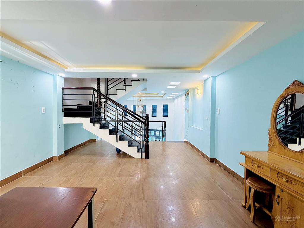 Bán đất tặng nhà 4 lầu gần vincom & emart phan văn trị