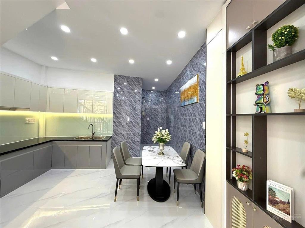 Chính chủ cần bán nhanh lê lai gò vấp. giá 2tỷ28. dt 53,8 m2, 3pn, 3wc, hẻm 5m, thuê 15tr/th