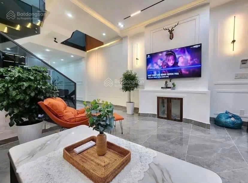 Chủ nhà đi định cư bán lại nhà bạch đằng  tân bình, dt 50m2. 3pn lớn. hẻm 5m5. shr. thuê 18tr/th