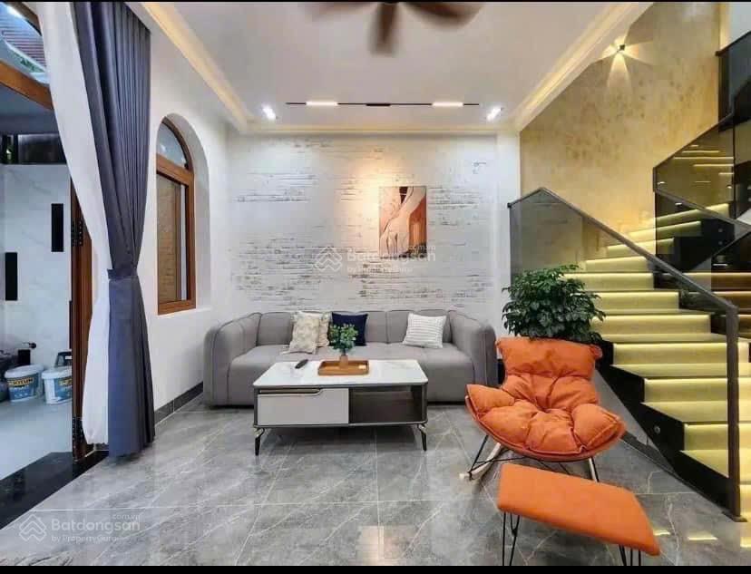 Chủ nhà đi định cư bán lại nhà bạch đằng  tân bình, dt 50m2. 3pn lớn. hẻm 5m5. shr. thuê 18tr/th
