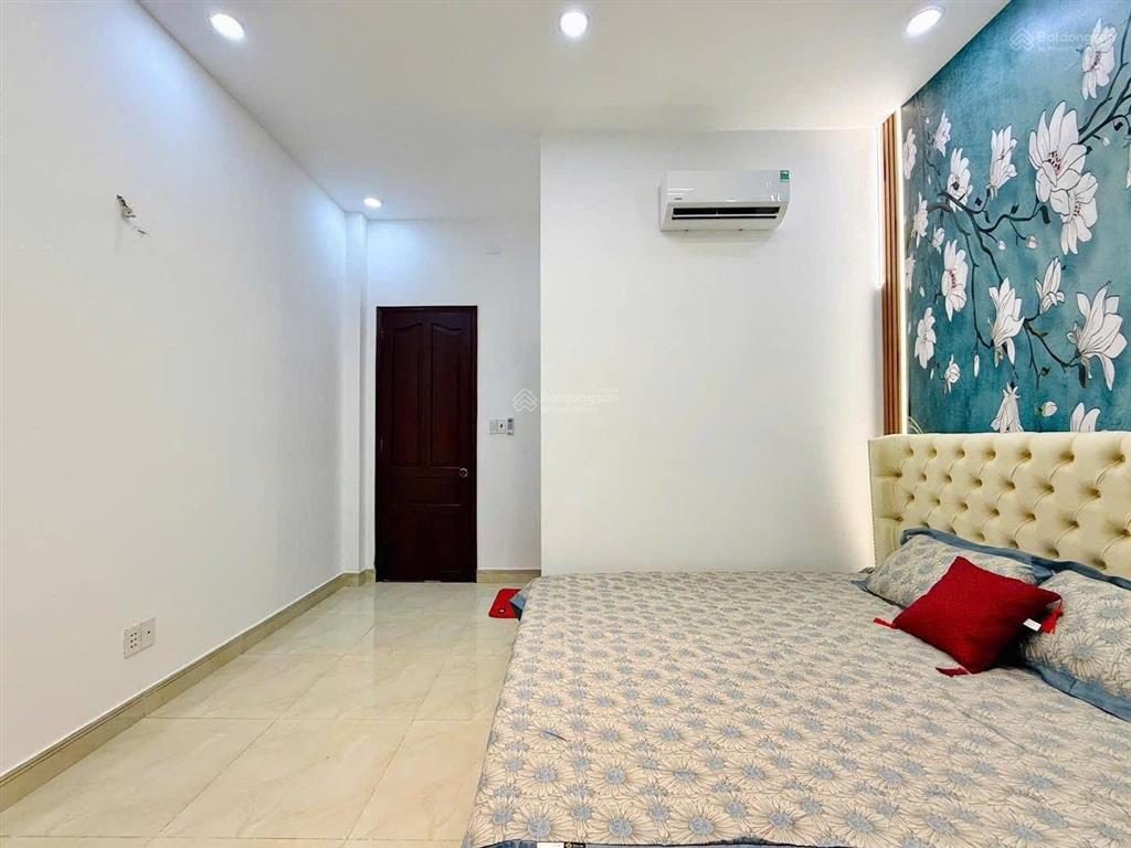 Cô 9 xuất ngoại cần bán gấp căn lê lai gò vấp, giá 2tỷ9. dt 48m2. cho thuê 18tr/th. hẻm 5m