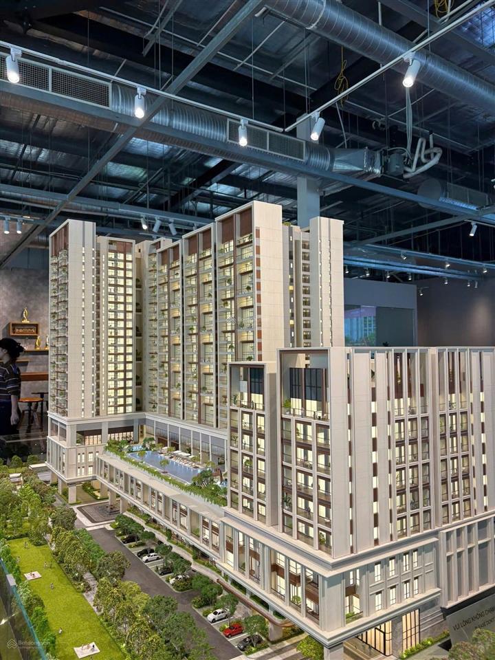 Cần bán căn d1 325m2 tầng 6,7,8 vip nhất parc regent, park city