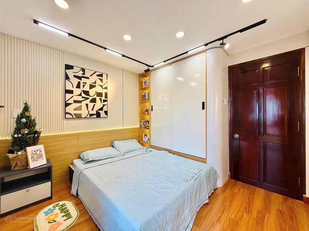 Nhà đẹp dương quảng hàm p.6 gò vấp  giá 3tỷ920  dt 50,6m2