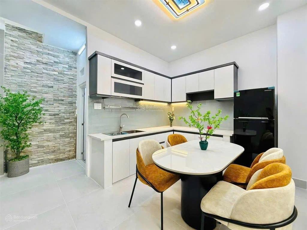Nhà ngộp chủ cần bán gấp hẻm nguyễn kiệm phú nhuận. dt 51,3m2