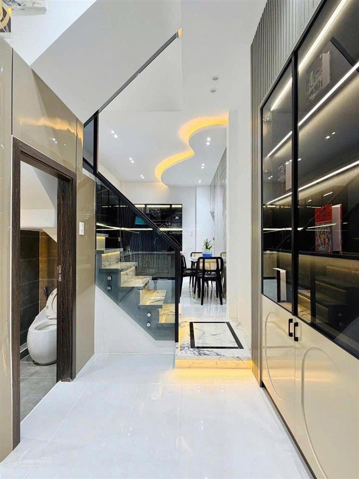Bán nhà gần trường đh công nghiệp hẻm nguyễn văn bảo. dt 41m2 shr