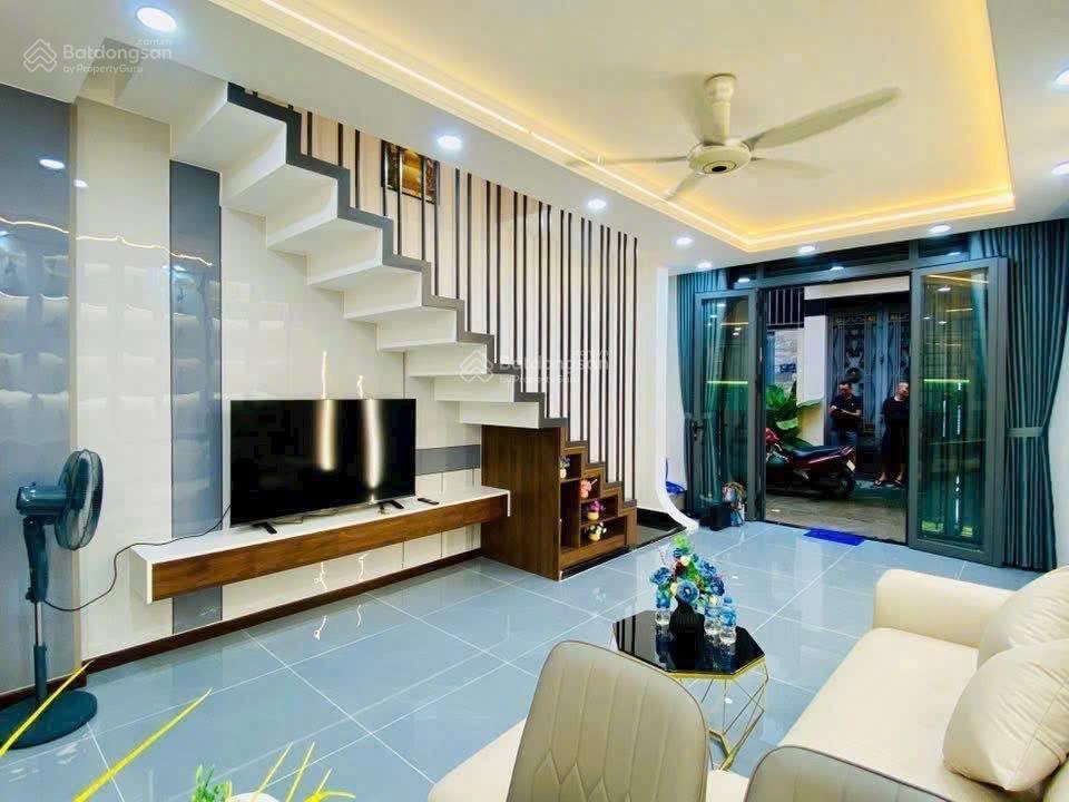 Nhà đẹp nguyễn kiệm p6 gò vấp 48,7m 3 tầng 3pn giá chỉ 3tỷ050, dọn vào ở ngay