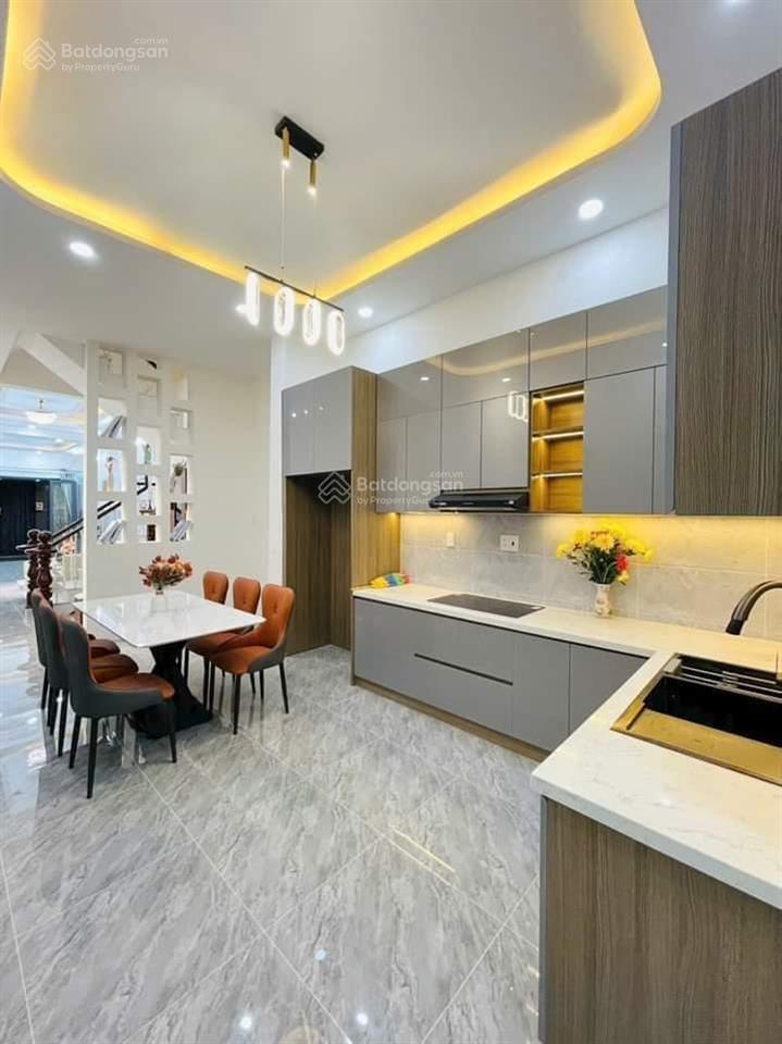 Nhà cần bán đã có shr hẻm xe hơi đường trần bá giao gv. giá 2tỷ5, dt 37,7m2