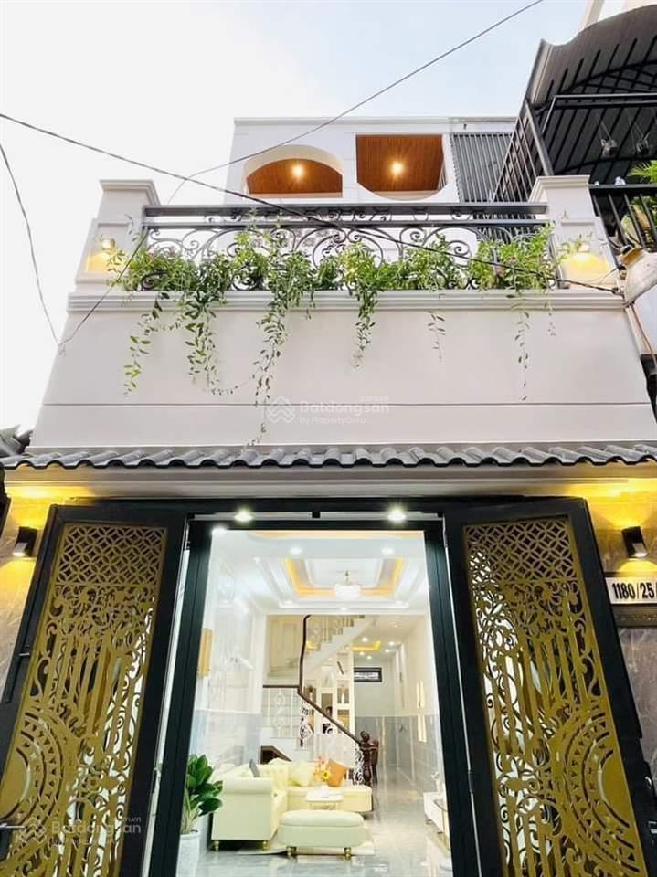 Nhà cần bán đã có shr hẻm xe hơi đường trần bá giao gv. giá 2tỷ5, dt 37,7m2