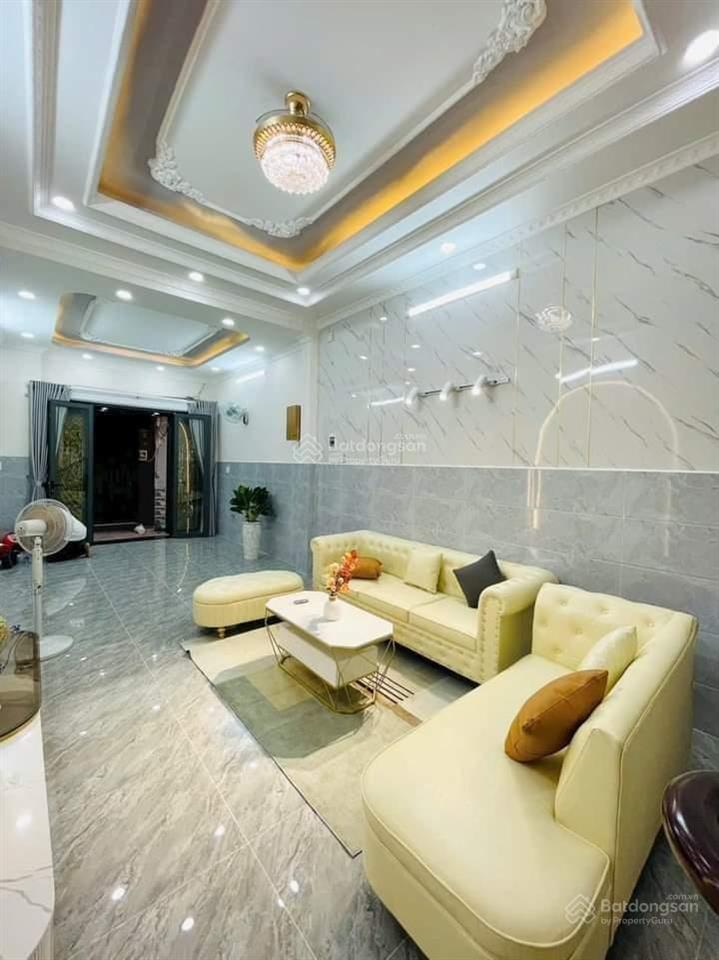 Nhà cần bán đã có shr hẻm xe hơi đường trần bá giao gv. giá 2tỷ5, dt 37,7m2
