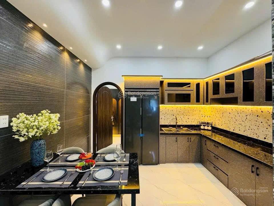 Bán nhà mới hẻm đường quang trung gv. giá 3tỷ5, dt 44m2 nhà 1trệt 1lầu