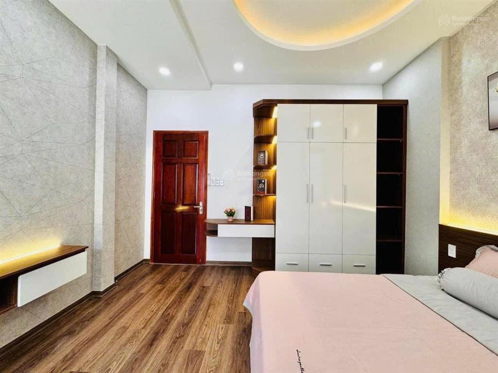 Nhà đẹp 1trệt 2lầu hẻm phạm văn đồng gò vấp. giá 2tỷ690, dt 55m2
