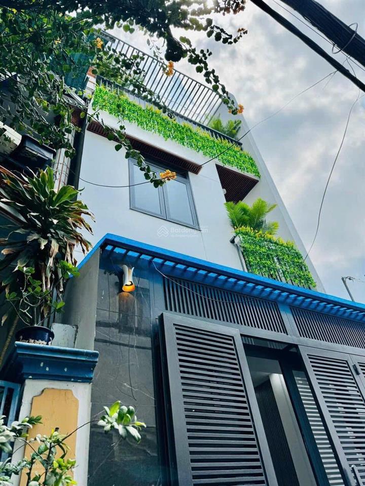 Nhà đẹp 1trệt 2lầu hẻm phạm văn đồng gò vấp. giá 2tỷ690, dt 55m2