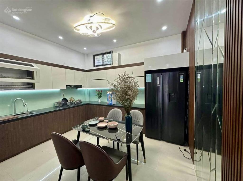 Bán nhà điện biên phủ, 3 tỷ dt56m2 đang cho thuê 12tr