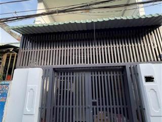 40m2 đường phạm văn đồng giá chỉ 2tỷ2, có sổ hồng,đường xe hơi thông
