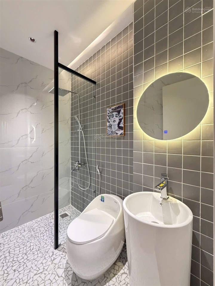 Giá cực hiếm! bán lỗ vốn nhà đoàn thị điểm, p1, phú nhuận. dt 61,1m2. giá 4tỷ290. cho thuê 19tr/th