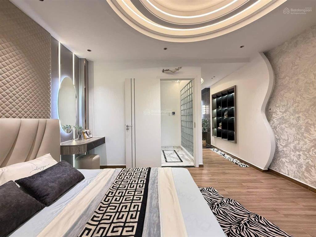 Giá cực hiếm! bán lỗ vốn nhà đoàn thị điểm, p1, phú nhuận. dt 61,1m2. giá 4tỷ290. cho thuê 19tr/th