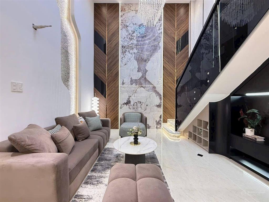 Giá cực hiếm! bán lỗ vốn nhà đoàn thị điểm, p1, phú nhuận. dt 61,1m2. giá 4tỷ290. cho thuê 19tr/th