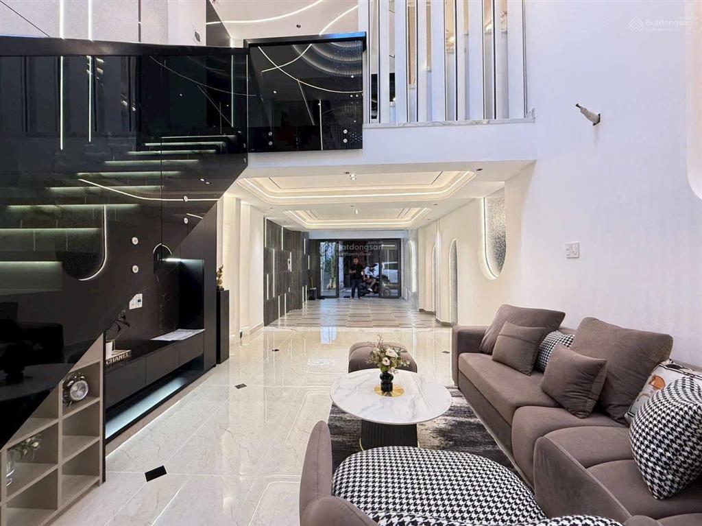 Giá cực hiếm! bán lỗ vốn nhà đoàn thị điểm, p1, phú nhuận. dt 61,1m2. giá 4tỷ290. cho thuê 19tr/th