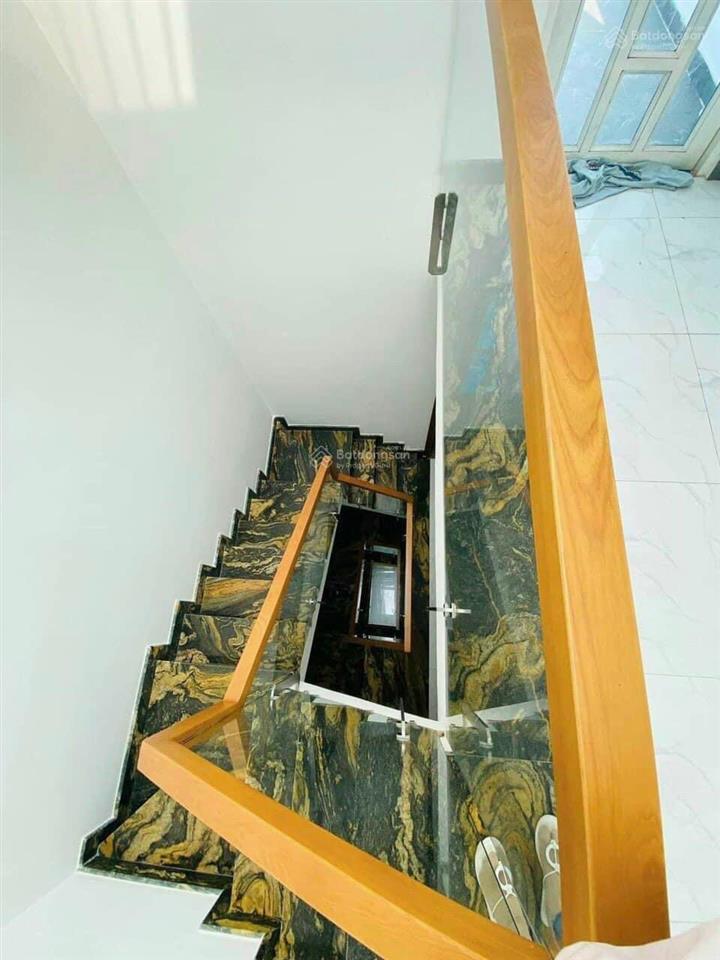 Bán gấp nhà riêng hẻm ô tô đối diện bệnh viện quân y 175,nguyễn kiệm,gò vấp. dt 61,5m2. giá 2,9tỷ